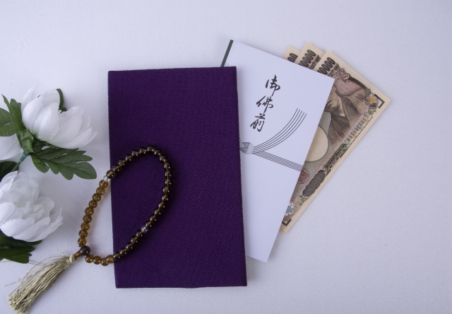 香典袋とお金と袱紗イメージ-表書き御仏前